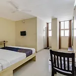 Oyo 74173 Shree Ganesh Regency