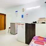 Spot On 75971 Golden Guest House
