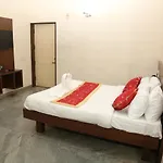 Soundarya Hotel