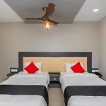 Collection O 30599 Hotel Blue Spring