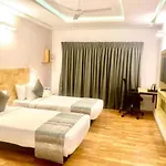 Click Hotel Dbr
