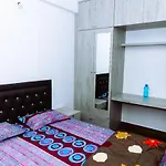 Rvr Abode -Private Rooms