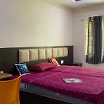 C Suites - Richfield