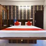 Oyo Flagship 65924 Balaji Luxury