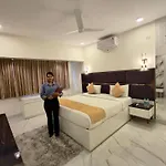 Ss Lumina Guest House