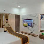 Ss Lumina Guest House