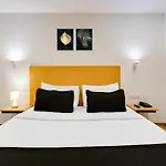 Super Townhouse Oak Indiranagar