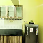 1Bhk Near Iimb On Gf
