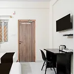 Hotel O Comfort Suites