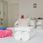 Clover Suites
