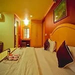 Oyo 739 Hotel Terminus The Residency