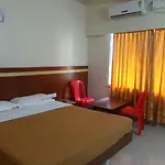 Mlc Gateway Deluxe Inn