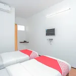 Oyo 12525 Hotel Pmr