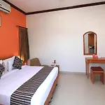 Oyo 3496 Dass Suites