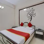 Oyo 11390 Vaibhav Residency