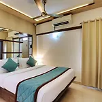 White Castle Boutique Apartment Hotel
