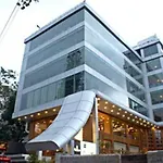 The Shelton Grand Hotel