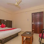 Oyo 28778 La Melodie Inn
