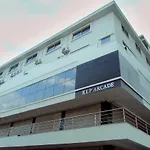 Oyo 13567 1Bhk Suites And Rooms