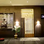 Rg Royal Hotel