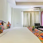 Oyo 10335 Platinum Hotel
