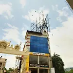 Oyo 10335 Platinum Hotel