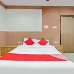 Oyo 1327 Inchara Hotel