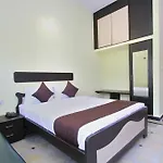 Oyo 9060 Sri Sai Guest Inn