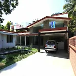Oyo 7924 Home Stay Little Lilly Guest Suites