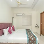 Oyo 11387 Hotel Kozy Rooms