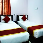Oyo 7898 Azaa Stays