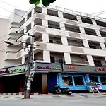 Oyo 7898 Azaa Stays