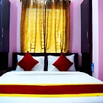 Oyo 7898 Azaa Stays