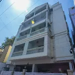 Oyo 23360 White Bricks Inn