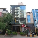 Oyo 5108 The Retreat Hotel