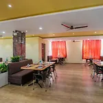 Oyo 22837 Chairmen\'S Hotel