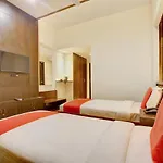 Capital O 13090 Astor Hotel