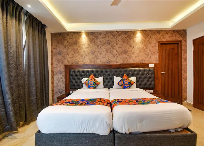 Fabhotel Golden Evana