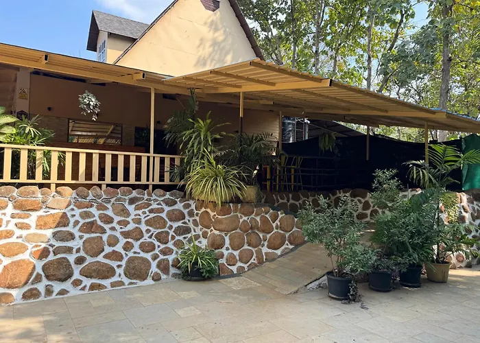 Chikoo Farm Inn