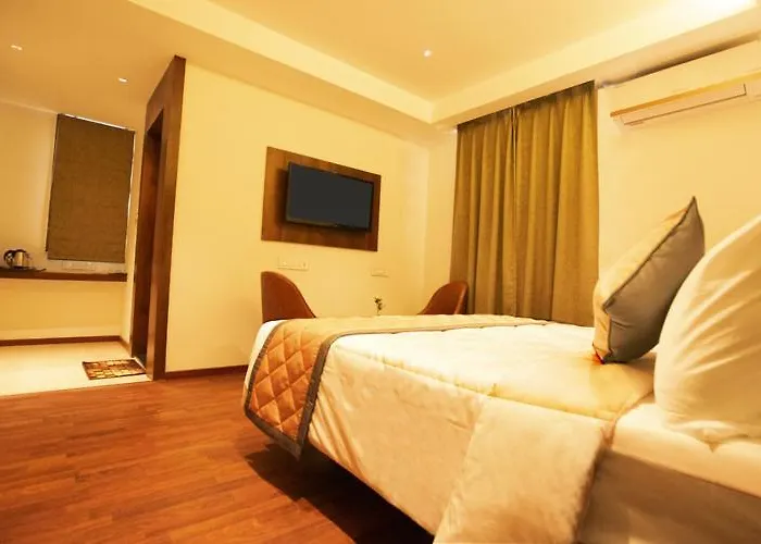 Hotel O Nar Comforts Near Ksr Railway Station