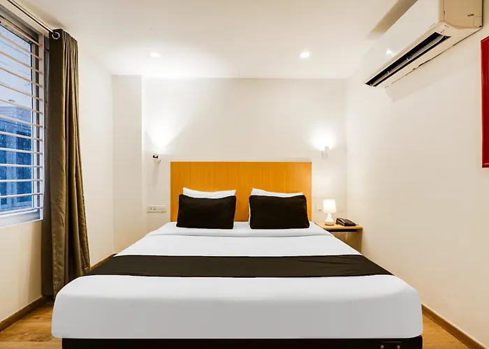 Super Townhouse Oak Indiranagar