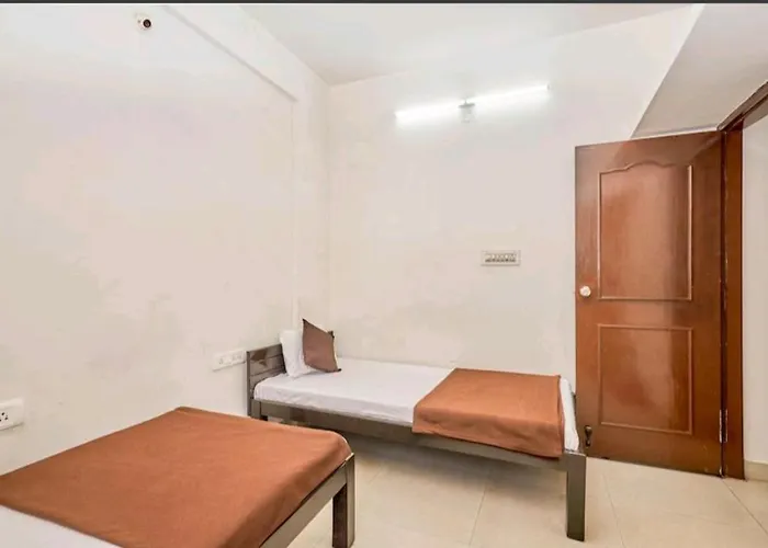 Transit Dorms - A Backpackers Inn & Hostel