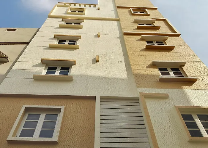 Oyo 11093 Hotel Rathod Suites