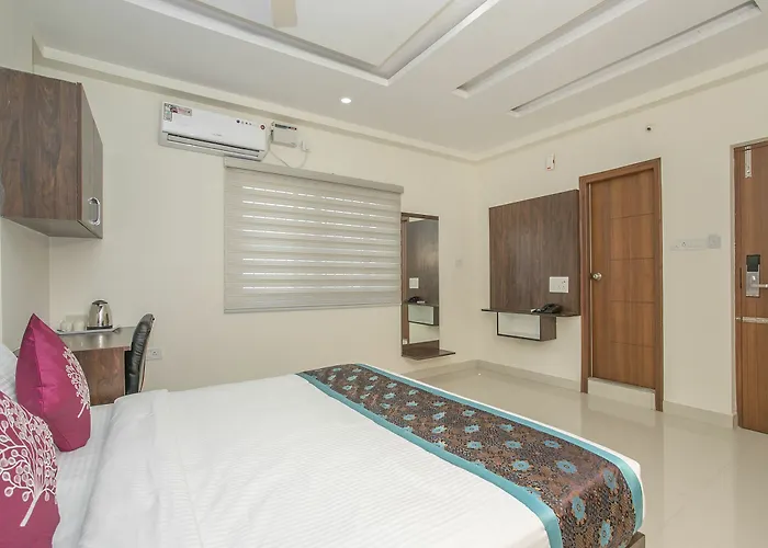 Oyo 11387 Hotel Kozy Rooms