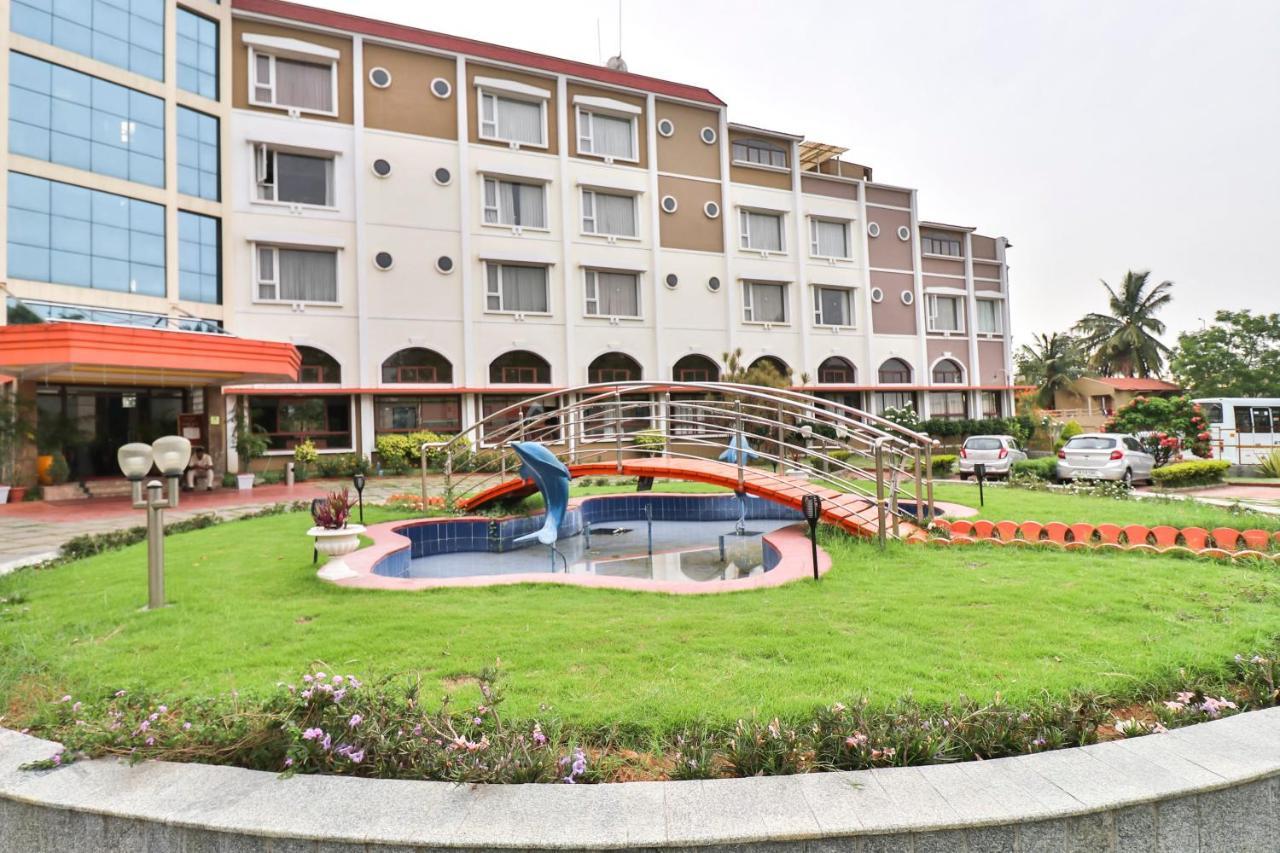 Palette - Holiday Palms 3* Bangalore