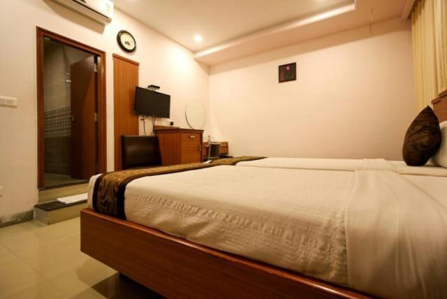 Hotel Kadamba 3*