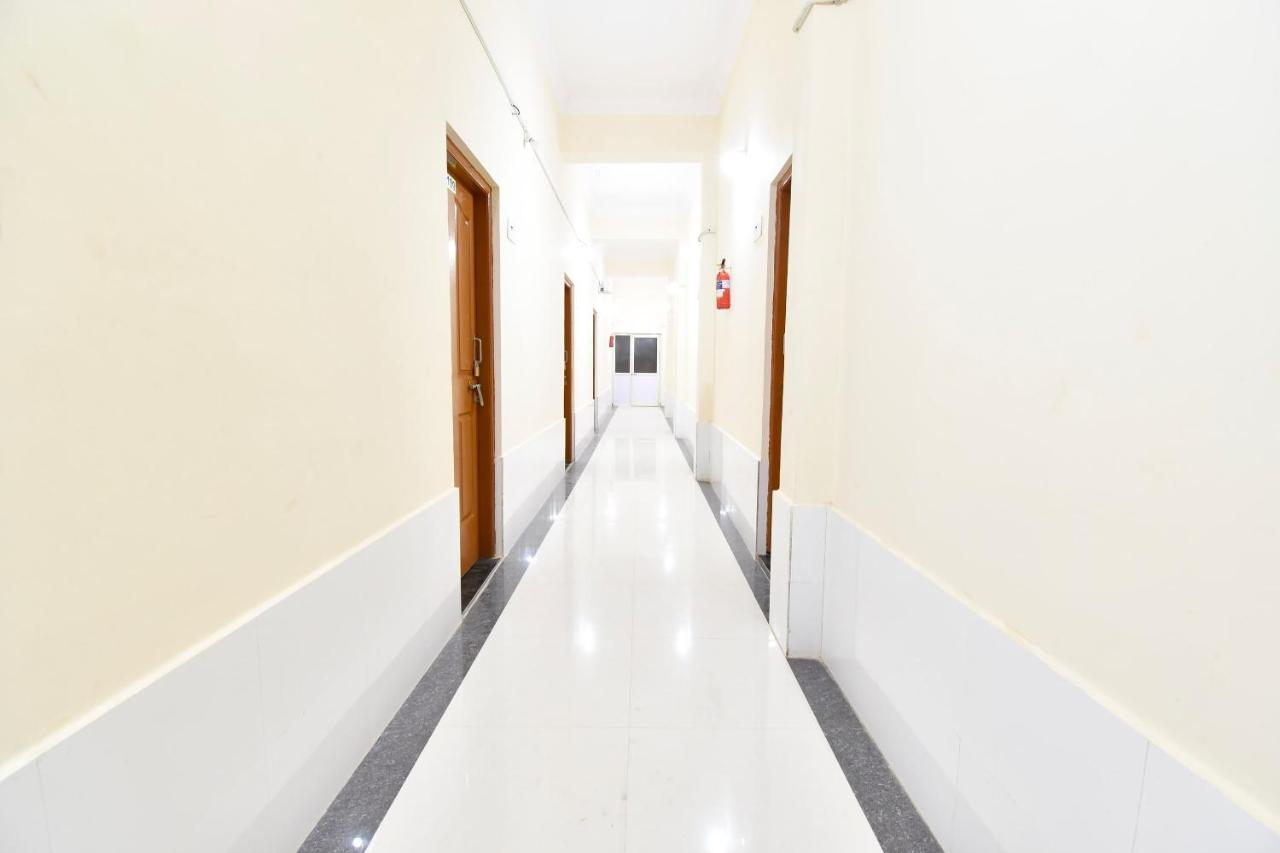 Hotel Oyo 44065 Sri Krishna Nilaya