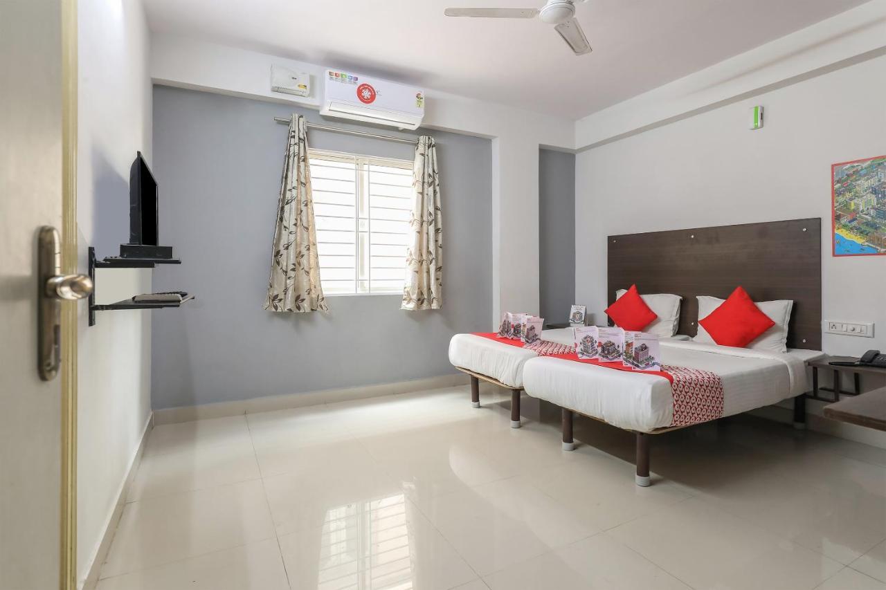 Oyo 10525 Varcity Abra Madiwala Hotel 3*