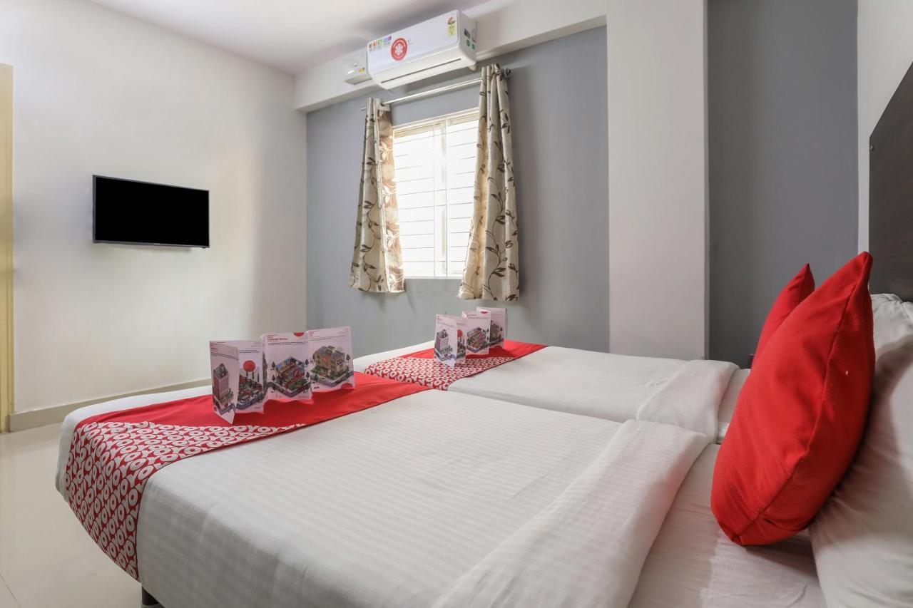 Oyo 10525 Varcity Abra Madiwala Hotel