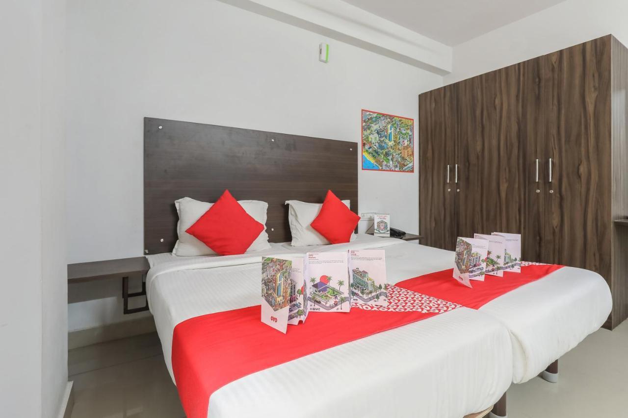 Oyo 10525 Varcity Abra Madiwala Hotel